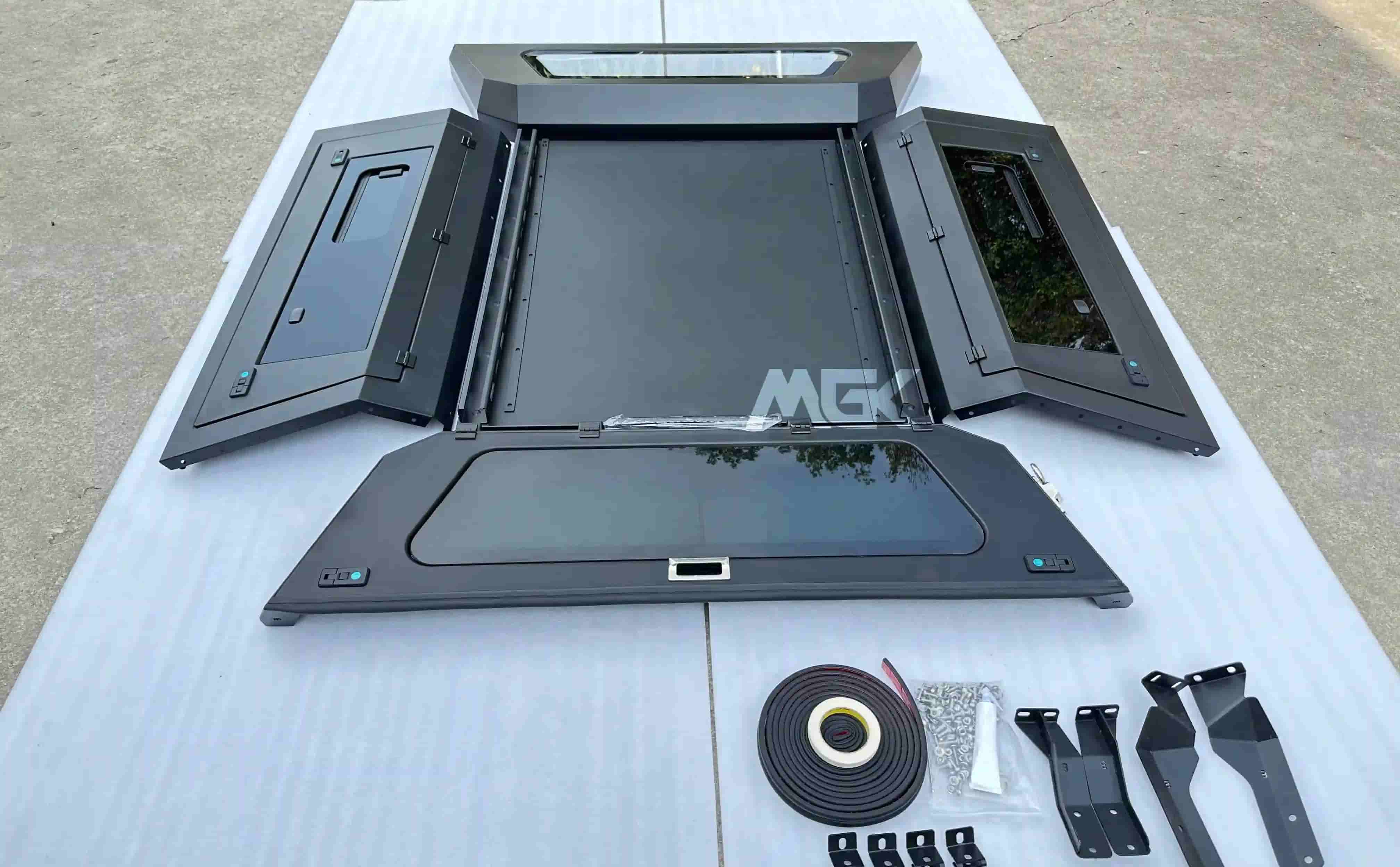 Aluminum canopy with windows